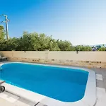 Дом отдыха Family Friendly House With A Swimming Pool Sveti Filip I Jakov, Biograd - 15775 *