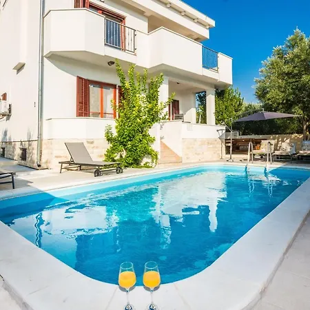 Family Friendly House With A Swimming Pool Sveti Filip I Jakov, Biograd - 15775 *