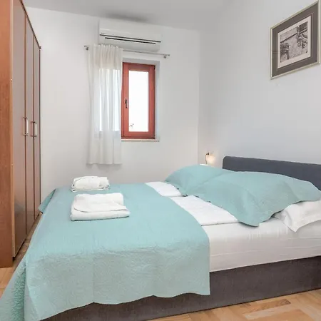 Family Friendly House With A Swimming Pool Sveti Filip I Jakov, Biograd - 15775