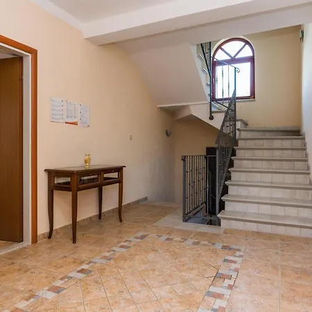 Family Friendly House With A Swimming Pool Sveti Filip I Jakov, Biograd - 15775 Nyaraló