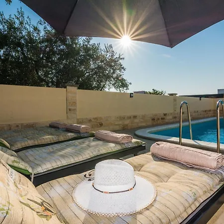 Hébergement de vacances Family Friendly House With A Swimming Pool Sveti Filip I Jakov, Biograd - 15775 Sveti Filip i Jakov