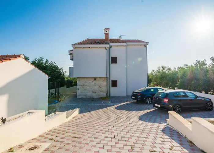 Family Friendly House With A Swimming Pool Sveti Filip I Jakov, Biograd - 15775 * Sveti Filip i Jakov