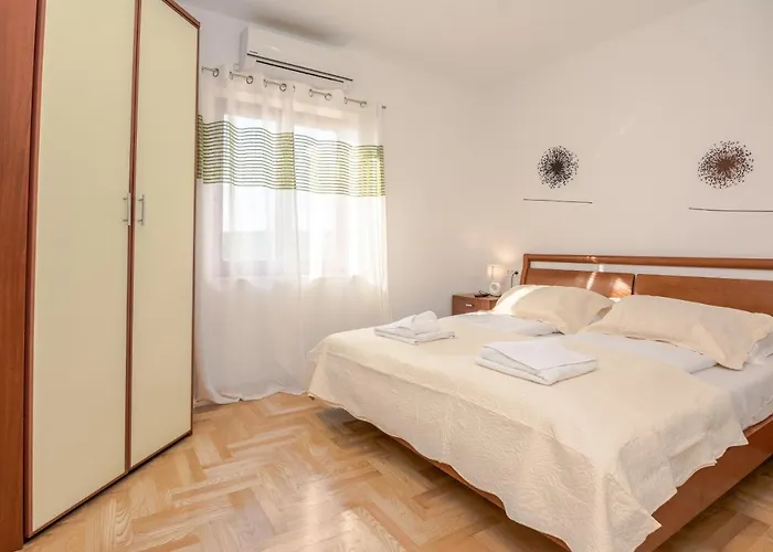 Family Friendly House With A Swimming Pool Sveti Filip I Jakov, Biograd - 15775 Hébergement de vacances