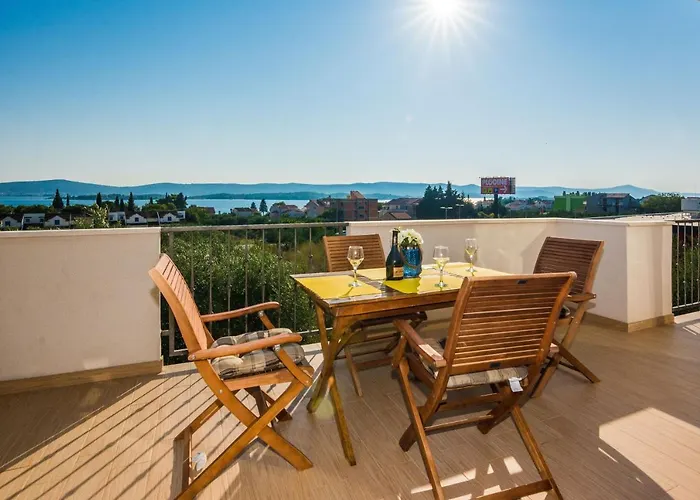 Hébergement de vacances Family Friendly House With A Swimming Pool Sveti Filip I Jakov, Biograd - 15775 Sveti Filip i Jakov