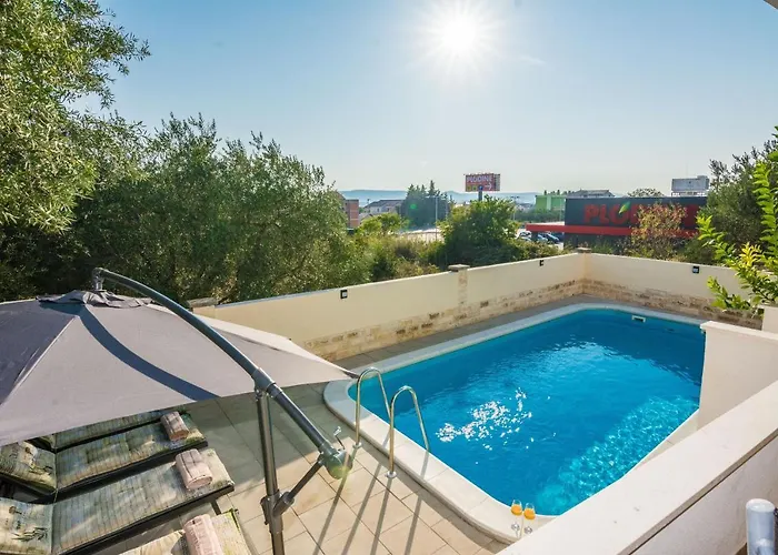 Hébergement de vacances Family Friendly House With A Swimming Pool Sveti Filip I Jakov, Biograd - 15775 *