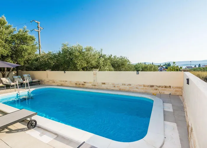 Hébergement de vacances Family Friendly House With A Swimming Pool Sveti Filip I Jakov, Biograd - 15775 *